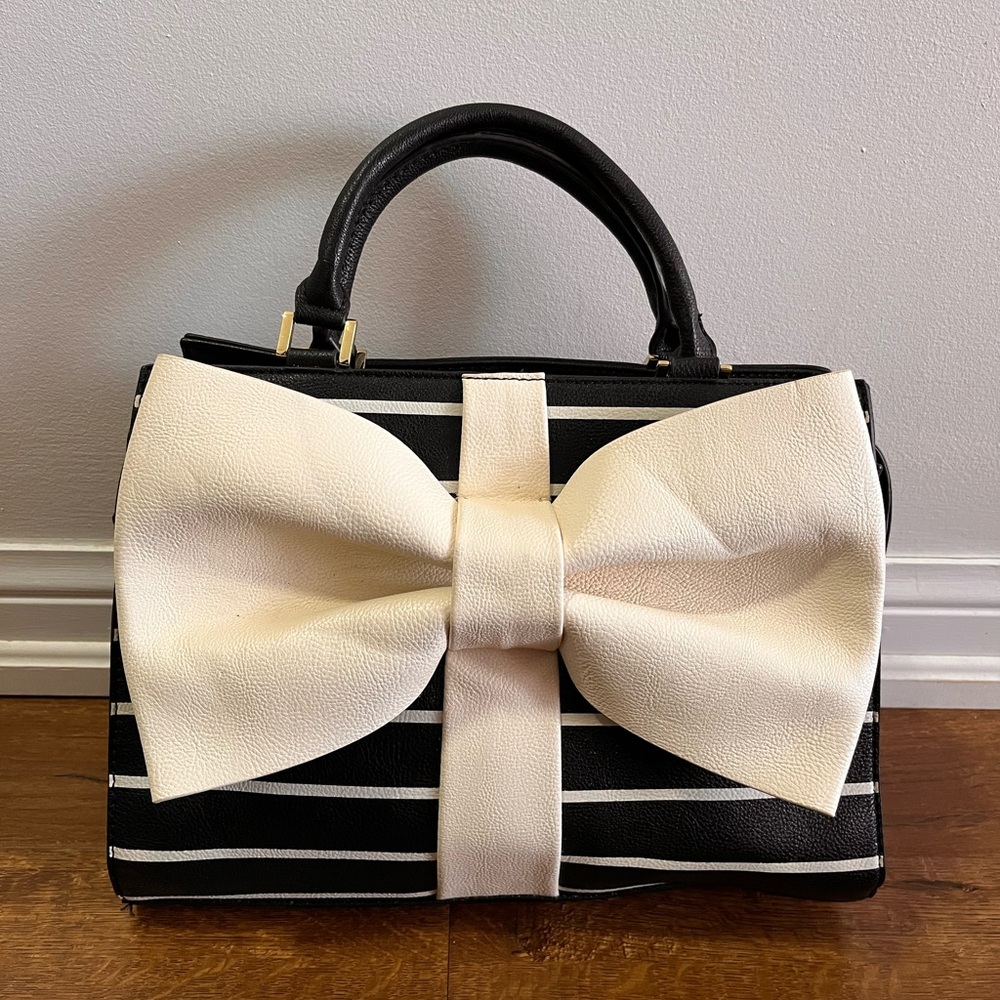 NWOT Betsey Johnson Black and White Bow Handbag